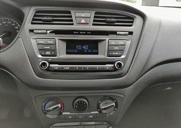 Hyundai i20 cena 43800 przebieg: 79467, rok produkcji 2017 z Lesko małe 379